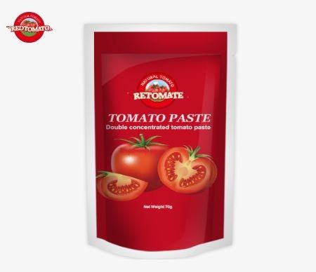Premium tomatenpasta zakjes in platte en rechtopstaande ontwerpen, dubbel geconcentreerd, elk 70 g zwaar
