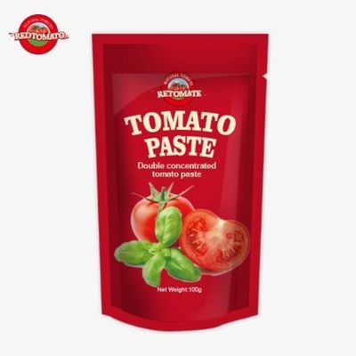 Tomatenpasta met 100% zuiverheid is verpakt in een 100 gram zak.